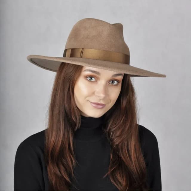 Stylowe inspiracje na każdą okazję z kapeluszem fedora damskim
