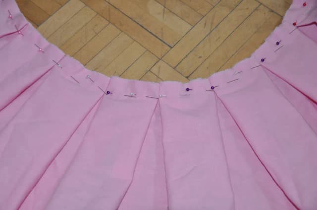 Jak uszyć spódnicę dla dziewczynki - proste kroki i porady